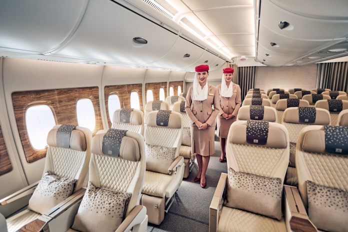 Os membros podem utilizar milhas para adquirir passagens completas na Premium Economy ou solicitar upgrades da Economy. Crédito: Divulgação/Emirates premium economy emirates