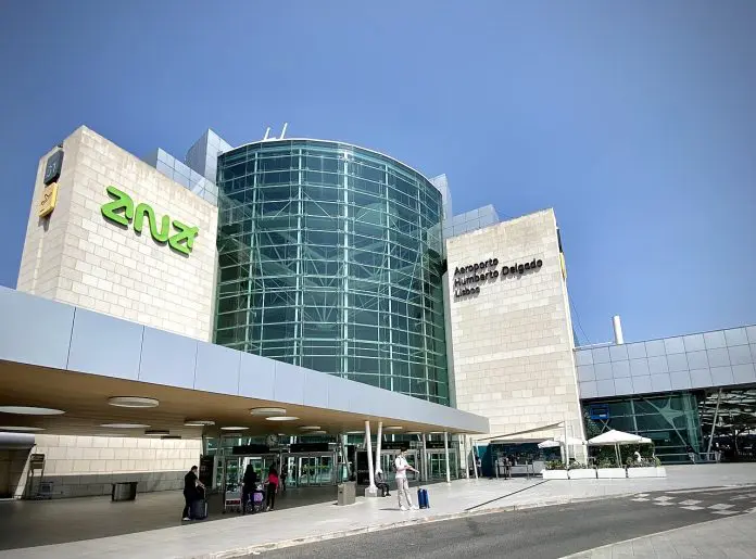 Aeroporto_Humberto_Delgado_(Portela_Airport_Aeroporto_de_Lisboa),_Lisbon,_Portugal_(51323558287) Aeroportos Portugal