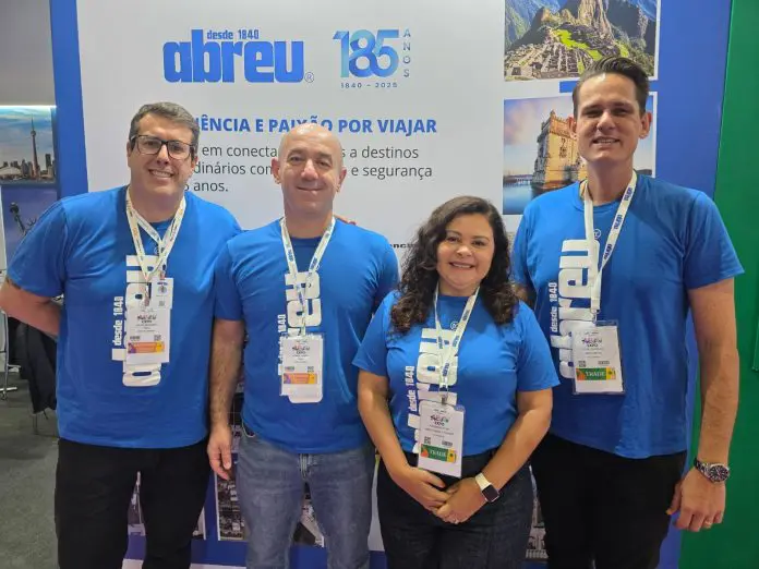 André Bernardes, diretor Comercial, Ronnie Corrêa, diretor-geral, Adriana Boeckh, diretora de Marketing e Comunicação, e Felipe Cuadrado, diretor de Produtos Abreu