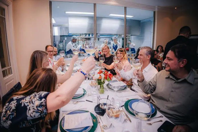 Turismo da Suíça reúne recorde de parceiros no STE 2025 e celebra alta nas pernoites de brasileiros em hotéis suíços. Turismo da Suíça reúne recorde de parceiros no STE 2025 e celebra alta nas pernoites de brasileiros em hotéis suíços.