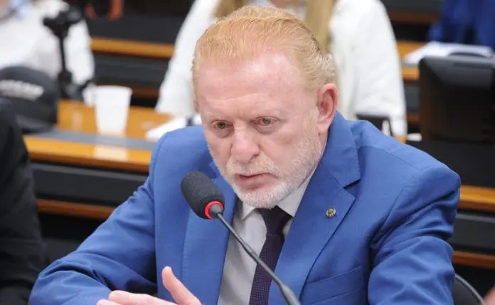 Projeto de lei que cria o Disque-Turista avança na Câmara dos Deputados. Crédito: Renato Araújo/Câmara dos Deputados Projeto de lei que cria o Disque-Turista avança na Câmara dos Deputados. Crédito: Renato Araújo/Câmara dos Deputados