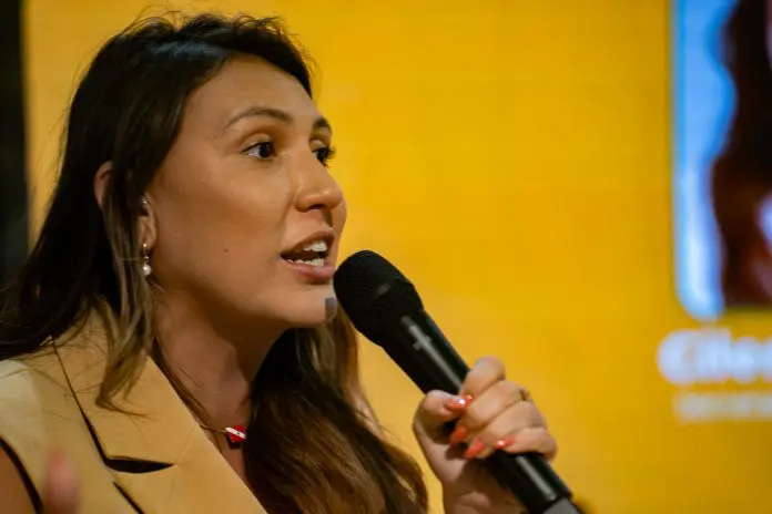 Ana Carla Lopes, secretária-executiva do Ministério do Turismo, acompanhou o debate na COP30. Crédito: Henrique Huff/Mtur