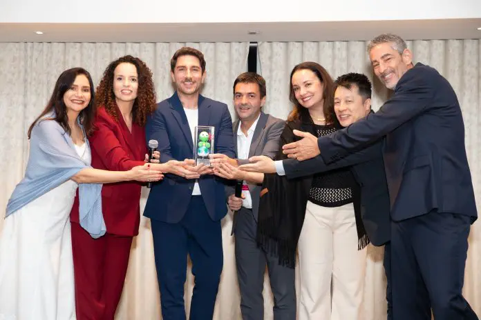 Cyntia Carneiro (Adibra), Vanessa Costa (Adibra), Rafael Piccin (MSP Estúdios), Pablo Morbis (Sindepat), Carolina Negri (Sindepat), Paulo Kenzo (Adibra) e Henry Hila (Adibra). Crédito: Divulgação/Adibra