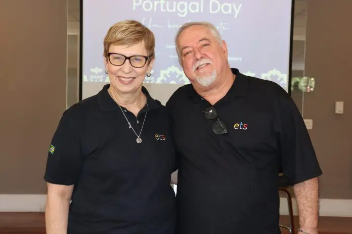 Bárbara Picolo, diretora de Produtos e Operações, e Michael Barkoczy, CEO da Easy Travel Shop Crédito: Felipe Lima/Brasilturis Bárbara Picolo, diretora de Produtos e Operações, e Michael Barkoczy, CEO da Easy Travel Shop Crédito: Felipe Lima/Brasilturis