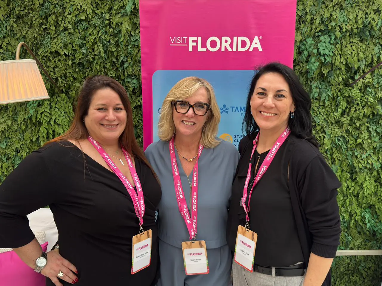 Rafaela Brown, Karem Basulto e Lizandra Pajak, todas da Aviareps, representante do Visit Florida no Brasil. Crédito: Felipe Lima/Brasilturis