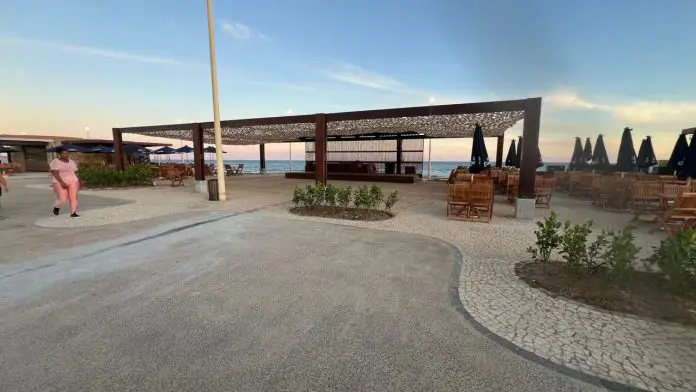 Inauguração do Palco Nelson Rufino marca nova fase cultural e gastronômica da Orla de Pituaçu. Crédito: Reprodução/Alô Bahia