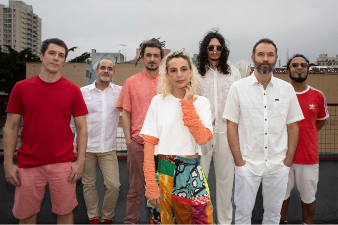 Luiza Lian e Bixiga 70 fazem show no domingo (16) Pinacoteca