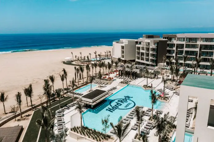 HRHLosCabos_Lifestyle_Pool_Beach Hard Rock los cabos