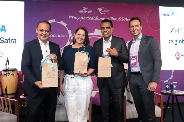 Roberto de Lucena (Setur-SP), Marcela Candiota (Daura’s Turismo) e Rui Alves (Semtur-SP), Bruno Waltrick (Abav-SP) Secretários de Turismo