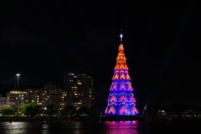 Turismo no Rio ganha novo impulso em dezembro - Árvore da Enseada de Botafogo