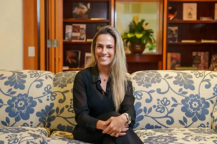 Vanessa Esteves assume a Diretoria de Vendas e Marketing do Royal Palm Hotels & Resorts Vanessa Esteves assume a Diretoria de Vendas e Marketing do Royal Palm Hotels & Resorts