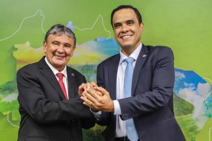 Wellington Dias, ministro do Desenvolvimento e Assistência Social, e Gustavo Feliciano, ministro do Turismo, durante reunião sobre emprego e empreendedorismo no turismo. Foto: Roberta Aline / MDS Wellington Dias, ministro do Desenvolvimento e Assistência Social, e Gustavo Feliciano, ministro do Turismo, durante reunião sobre emprego e empreendedorismo no turismo. Foto: Roberta Aline / MDS