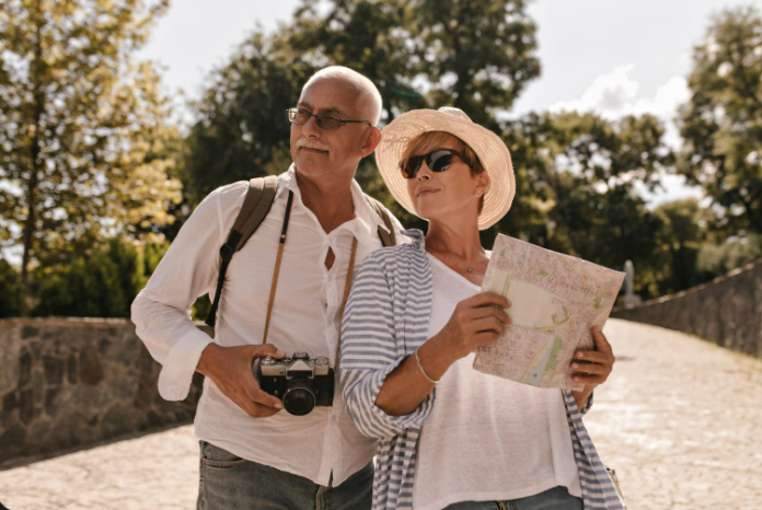 Dicas da geriatra para viajar com idosos nas férias Viagens com idosos