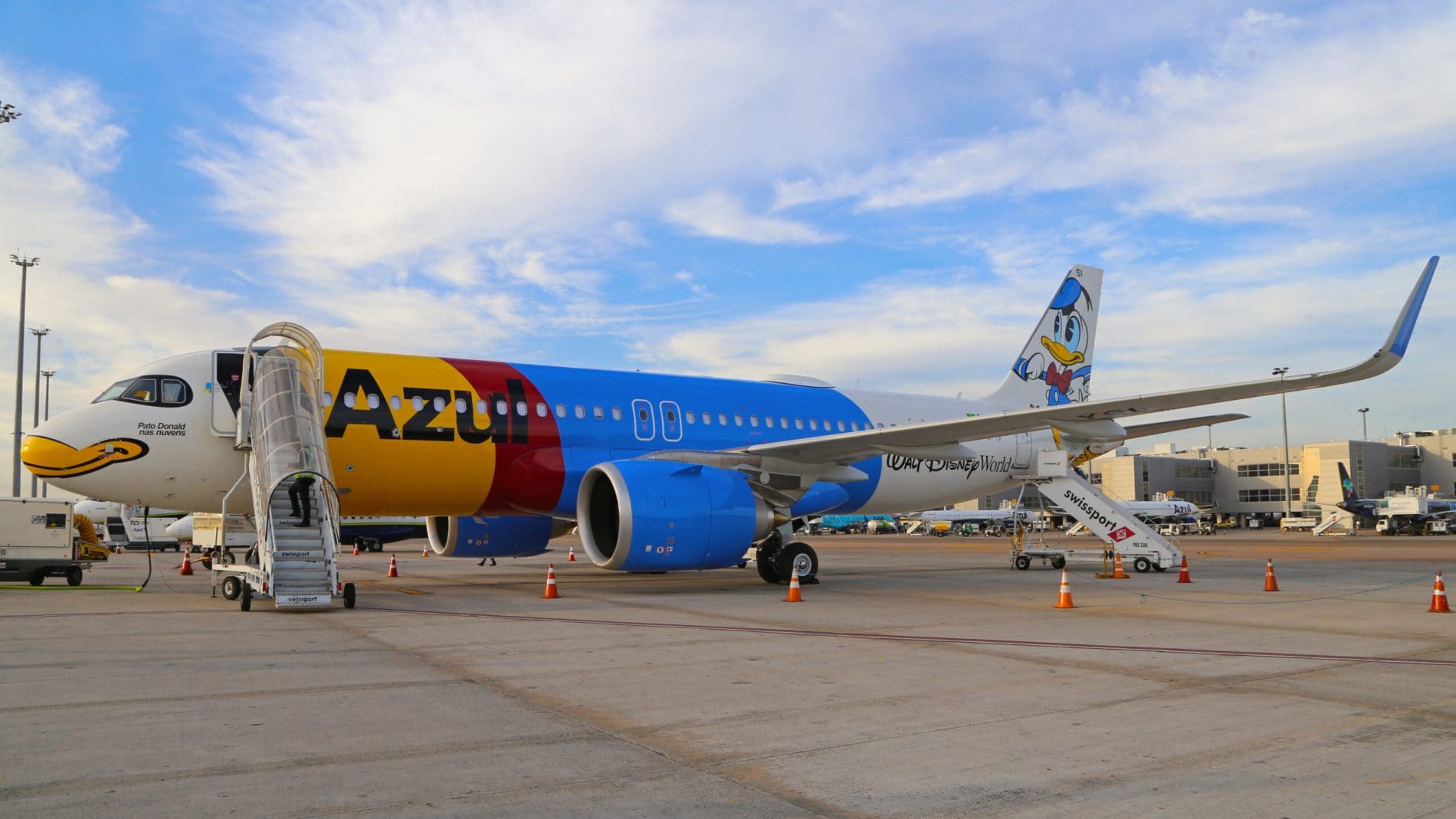 Companhia Azul divulga o design do avião Pato Donald