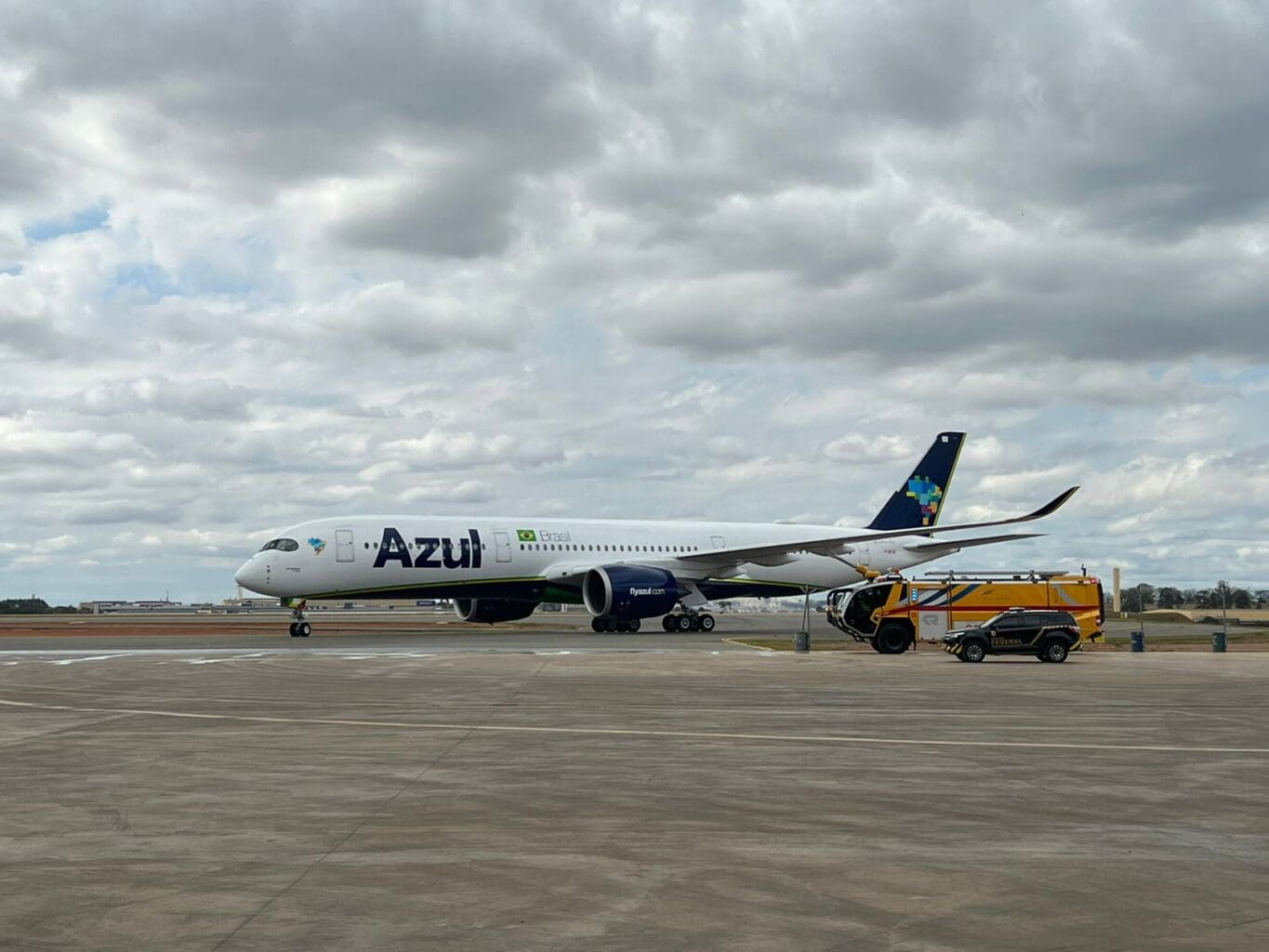 O AVIÃO MAIS ESPETACULAR DA AZUL - DECOLAGEM DO BANDEIRÃO AIRBUS A330  PR-AIV EM CAMPINAS VIRACOPOS 