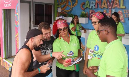 Turistas aprovam atendimento oferecido pela Setur-BA no Carnaval