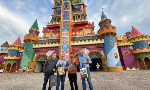 Parque Vila Germânica e Beto Carrero World firmam parceria