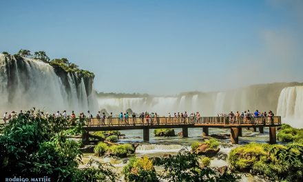 Turismo internacional cresce cerca de 70% em Foz do Iguaçu (PR)