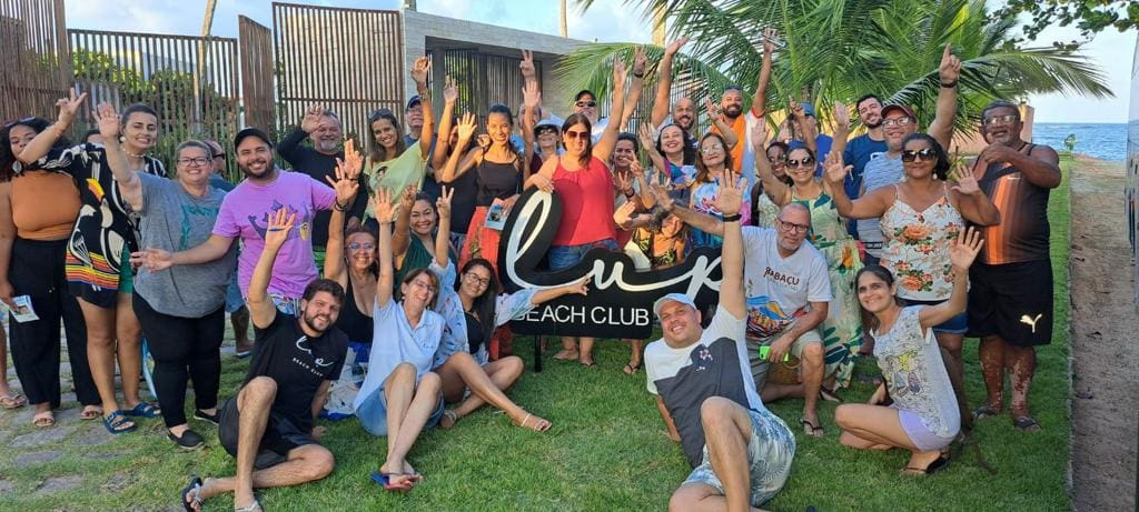 E-HTL promove famtour no Lup Beach Club (PE) com agentes de viagem