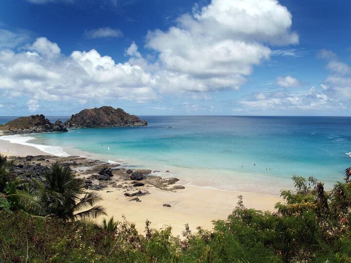 Brasil tem a praia mais desejada do mundo para 2023, aponta ranking do Tripadvisor