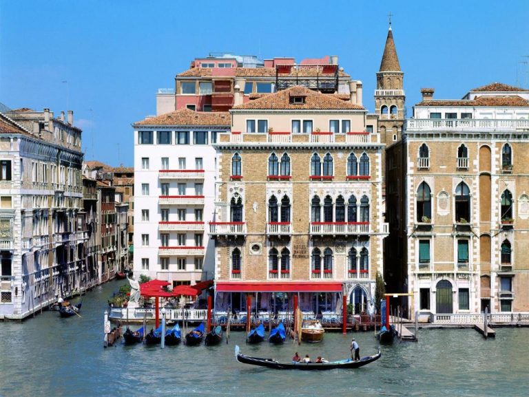 Veneza limita número de turistas em passeios