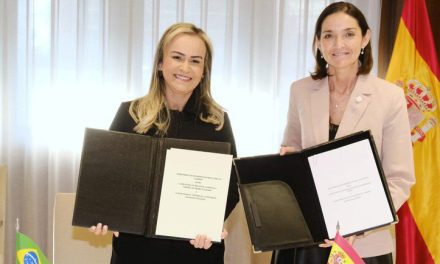 Brasil e Espanha assinam memorando para fortalecer o Turismo