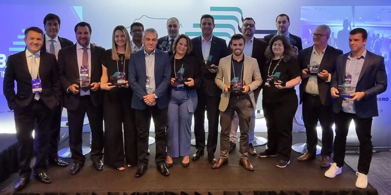 Abav-SP Aviesp premia parceiros durante Meeting em São Paulo
