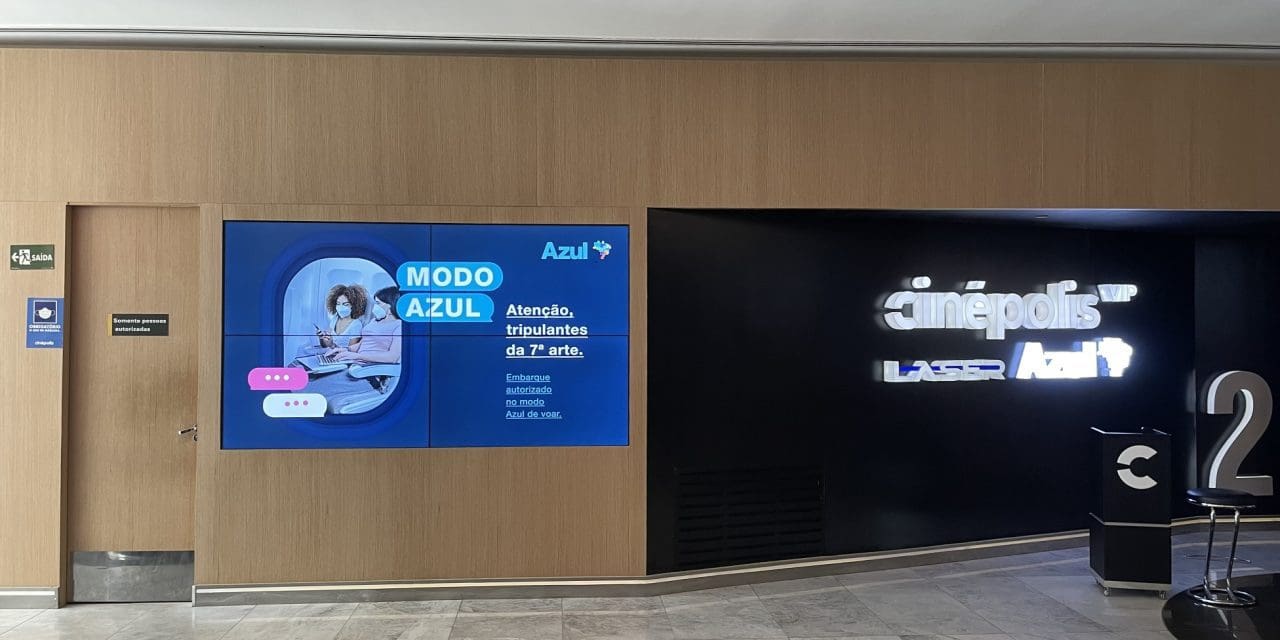Azul inaugura “sala de cinema” em shopping de São Paulo