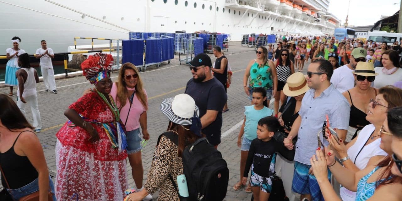 Salvador recebe 14,5 mil turistas de cruzeiros
