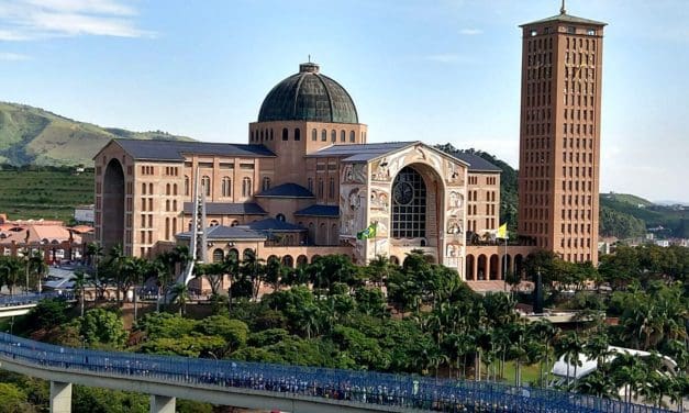 Aparecida espera 250 mil visitantes neste feriado