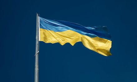 Ucrânia, euro, dólar, petróleo e turismo: faces da mesma moeda
