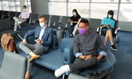 EUA anulam exigência do uso de máscara em voos