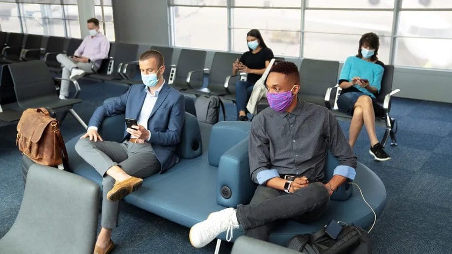 EUA anulam exigência do uso de máscara em voos