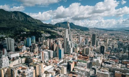 Delta e LATAM anunciam voo direto conectando Bogotá e Orlando