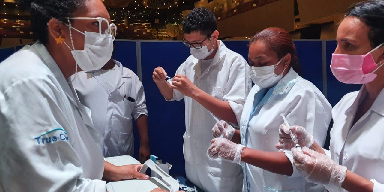 Clia Brasil mobiliza ação para vacinar tripulantes em Santos