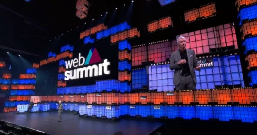 Hurb explora nova inteligência artificial e realidade virtual na Web Summit