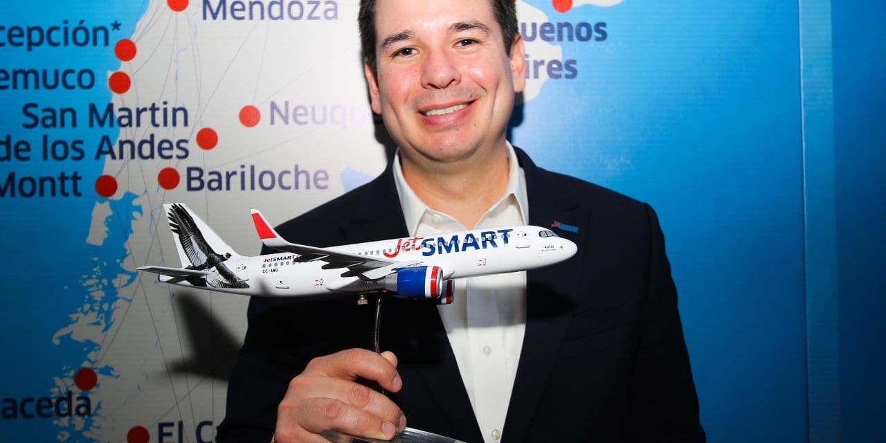 JetSMART celebra início de voos diretos entre São Paulo e Santiago na WTM 2023
