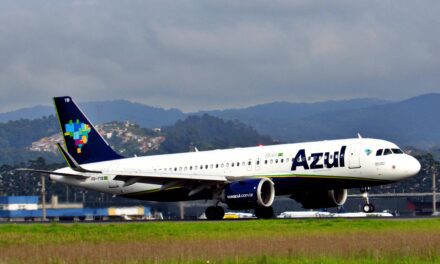 Azul é a companhia aérea mais pontual do Brasil pelo segundo mês consecutivo
