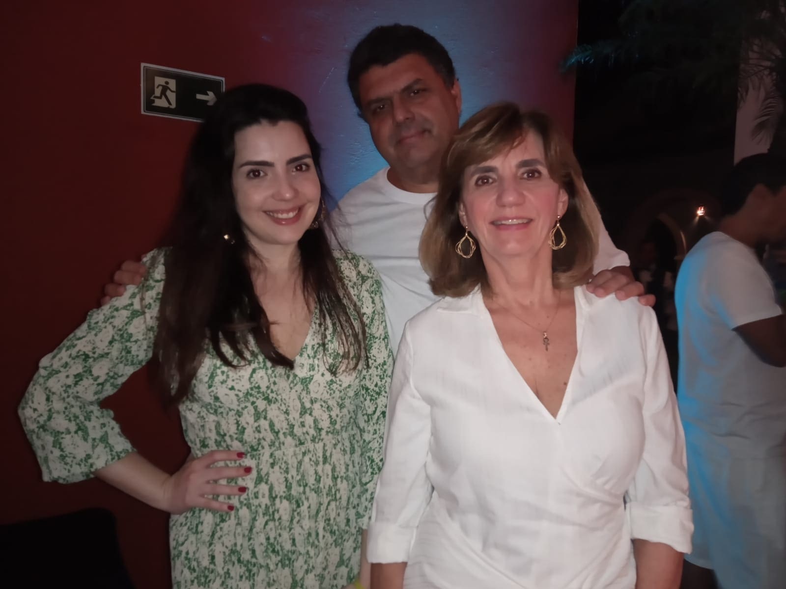 Carolina Escudero, Silvia Tersitano e Ricardo Firpo (R8 Live)