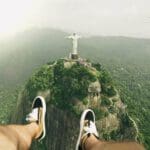 Helisul estreia passeio de helicóptero sem porta no Rio