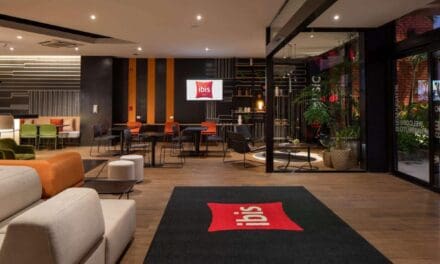 Modess e Hotel Ibis Styles promovem ação de boas-vindas às hóspedes