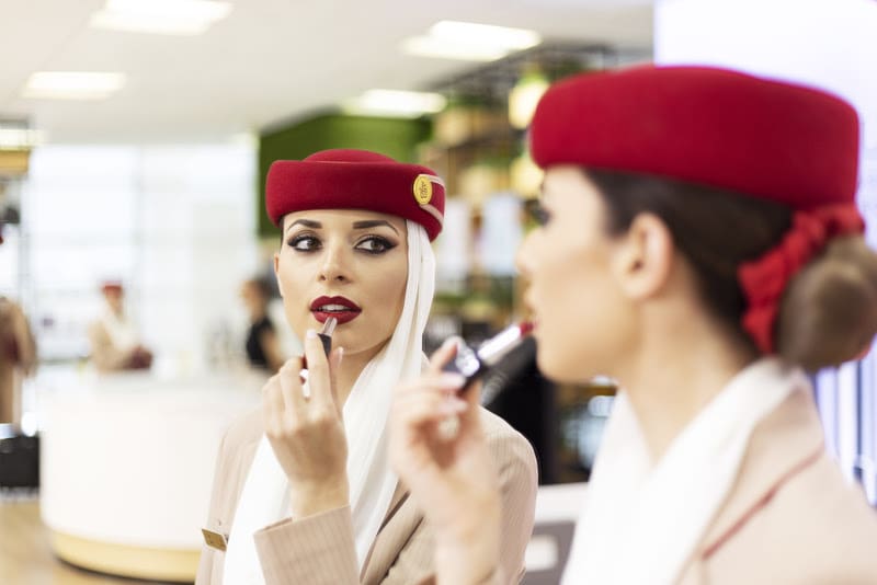 Emirates lança colaboração com Dior e Davines na sede em Dubai