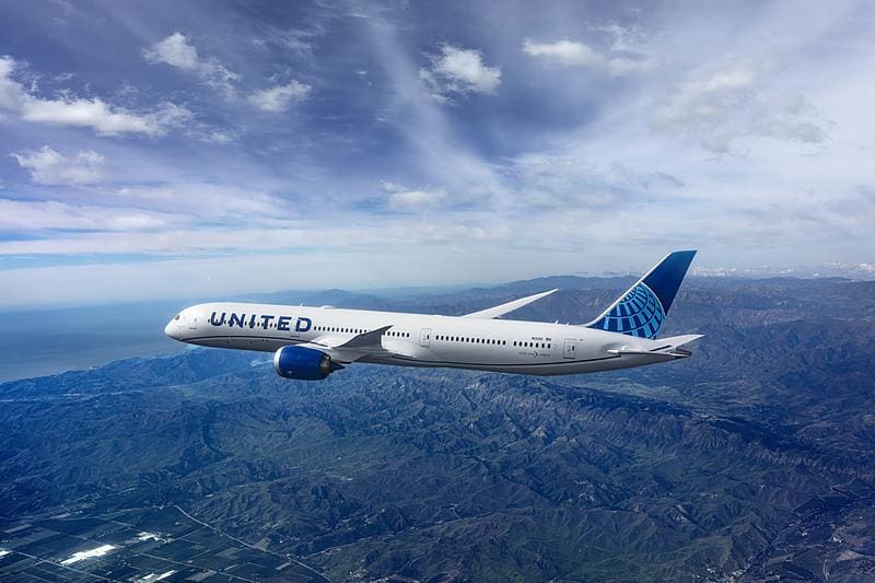 United torna-se a primeira companhia aérea dos EUA a adicionar Braille nas cabines das aeronaves