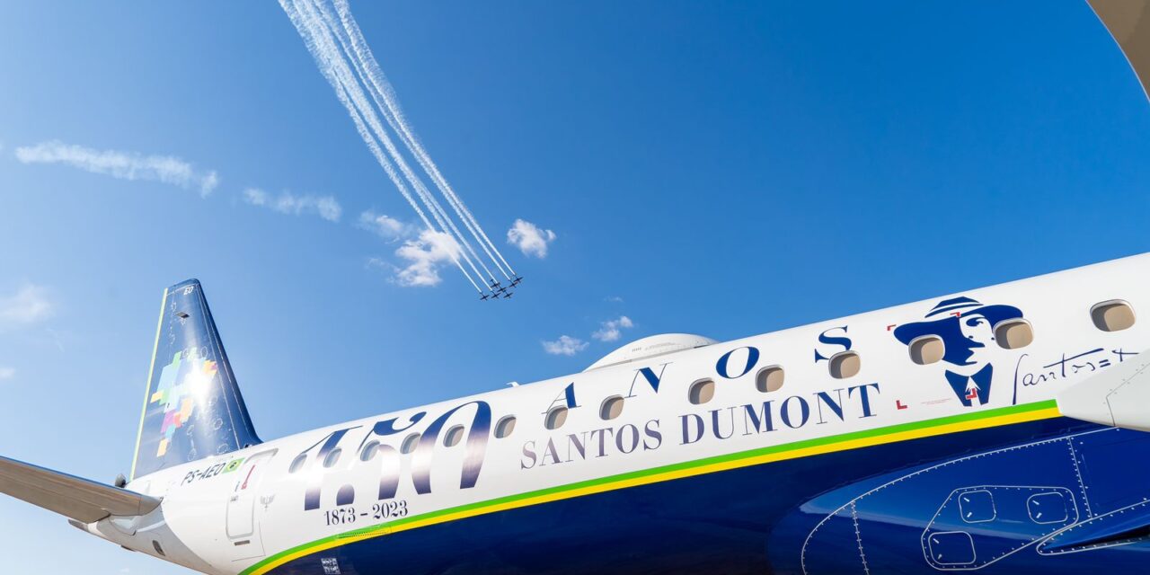 Azul faz voo rasante em homenagem a Santos Dumont