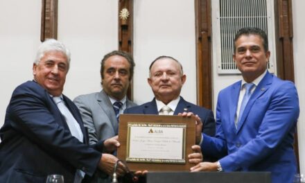 Fundador da Vila Galé recebe mais títulos de cidadão honorário