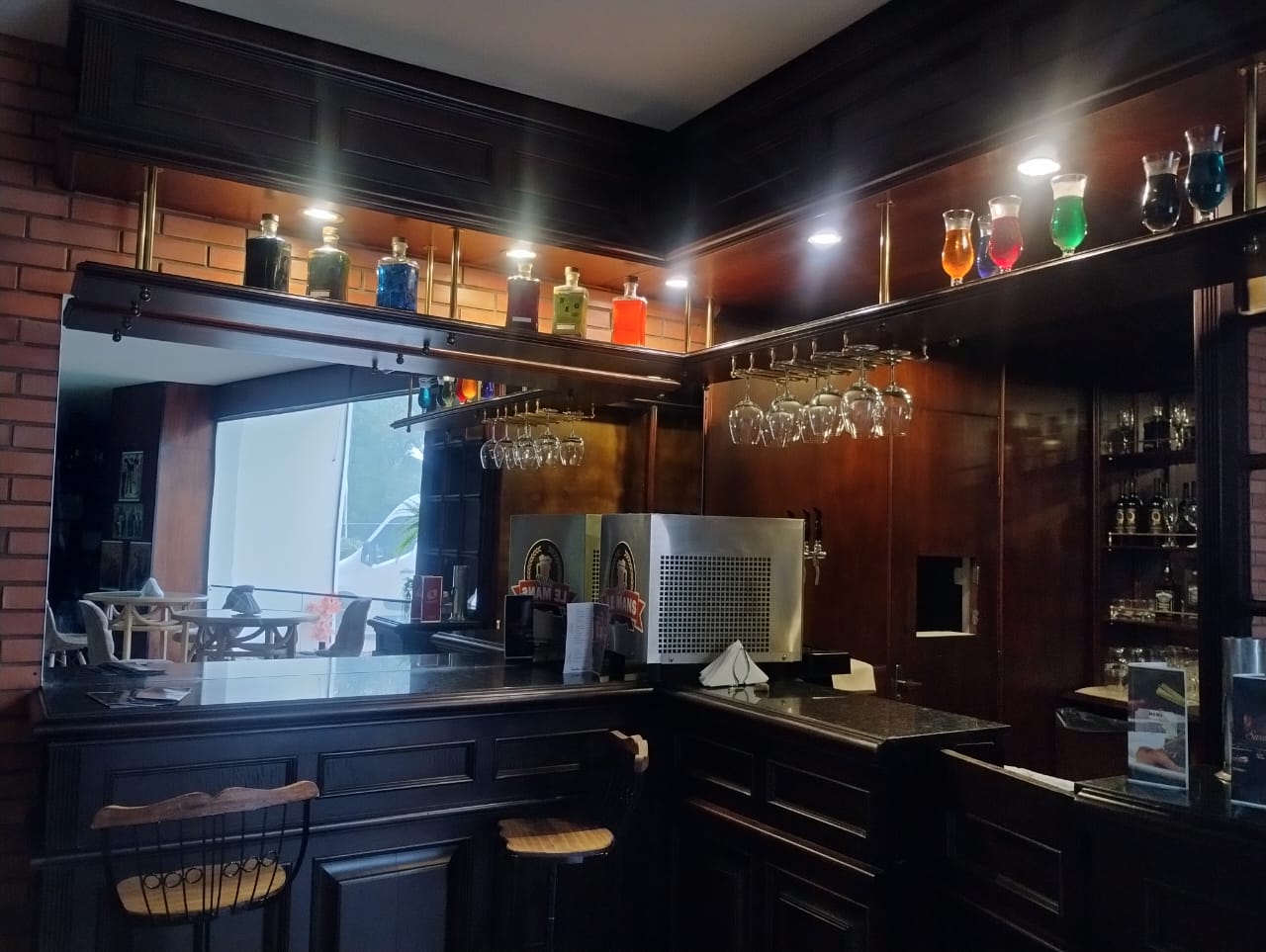 Swallow-Bar Swallow's Bar