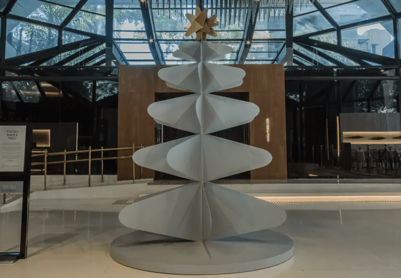 Tivoli Mofarrej SP inaugura árvore de Natal inspirada em sua arquitetura