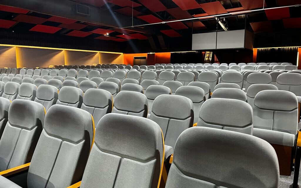 Costao do Santinho Resort inaugura teatro