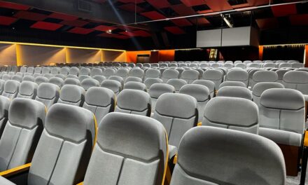 Costao do Santinho Resort inaugura teatro