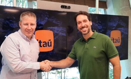 Azul e Itaú renovam cartões com benefícios exclusivos aos clientes